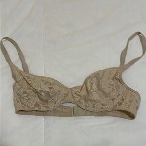 Victoria's Secret Lace Underwire Demi Bra in Beige 34B